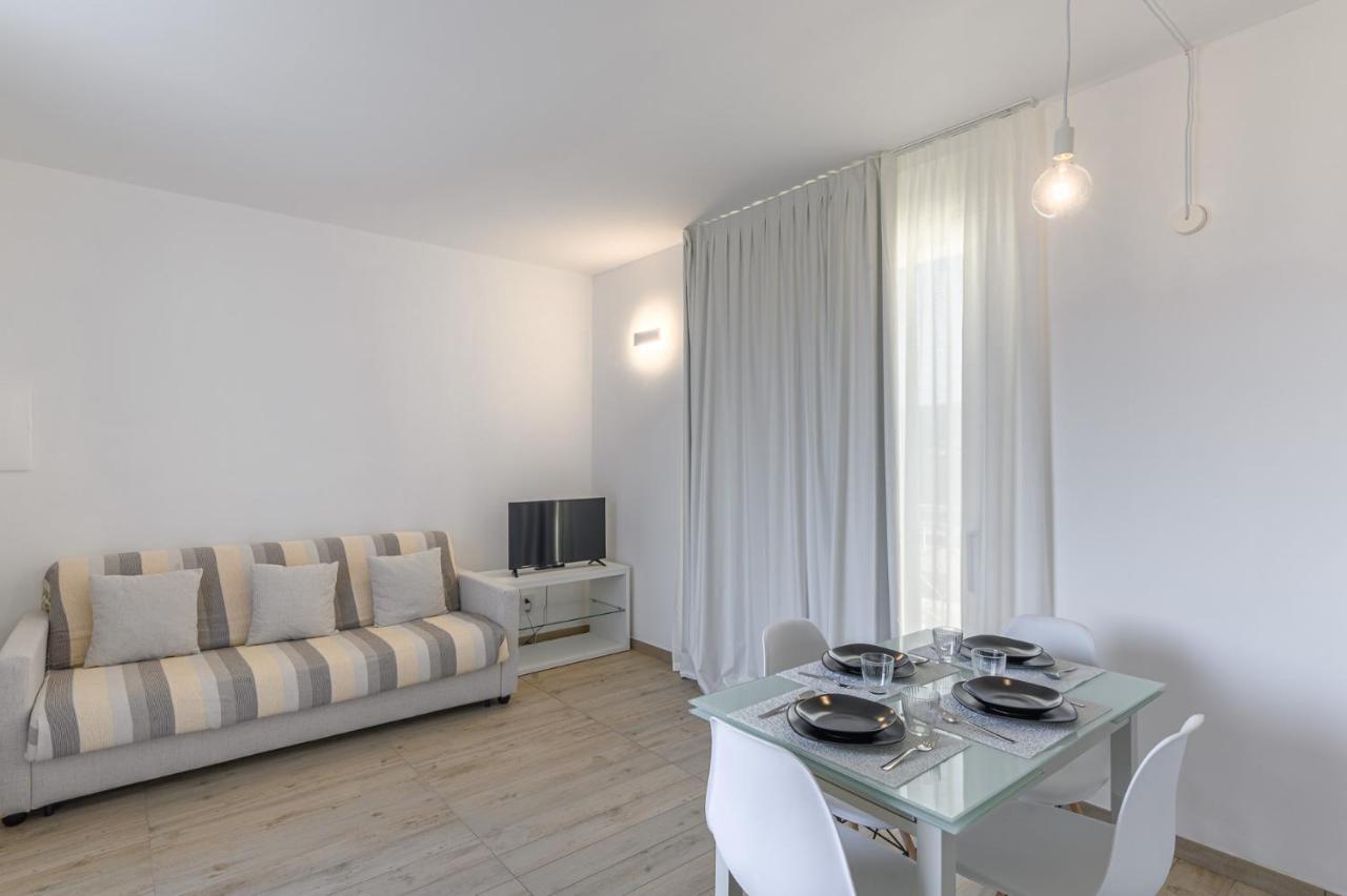 Capo Falcone Charming Apartments Stintino Exterior photo